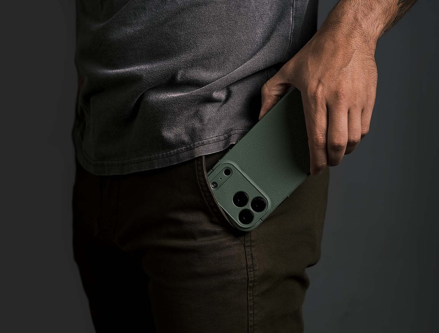 Sheath Precise Case MagSafe iPhone 18 Pro 6.3 in Eucalyptus - Caudabe