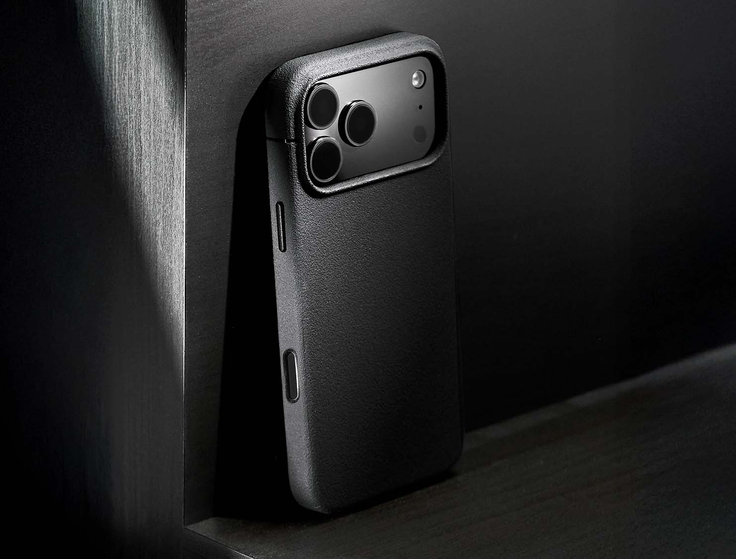 Caudabe Sheath (OPEN) Case MagSafe iPhone 17 Pro 6.3 - Black