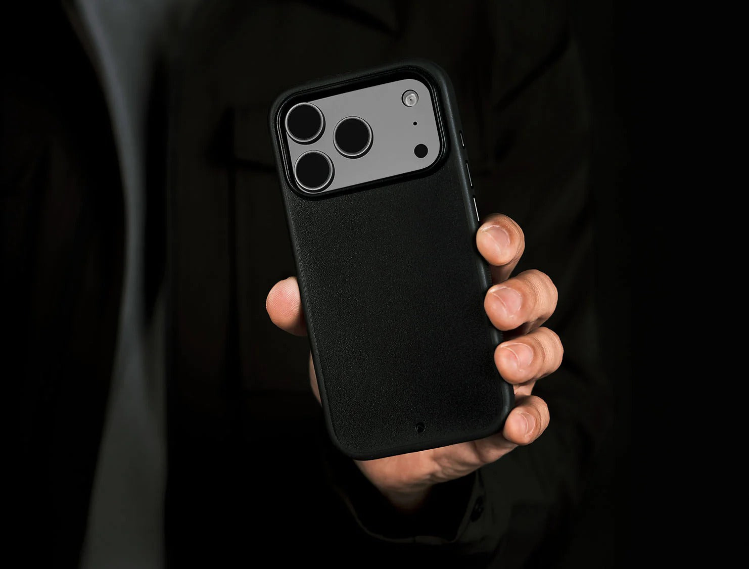 Caudabe Synthesis Slim Protective Case MagSafe iPhone 17 Pro Max 6.9 - Black