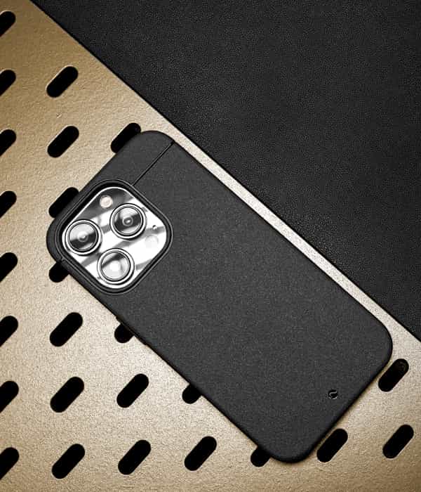 Caudabe Sheath Slim Protective Case with MagSafe iPhone 15 Pro 6.1 - Black