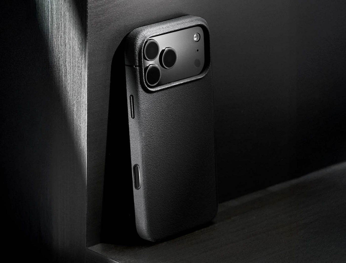 Sheath (OPEN) Case MagSafe iPhone 18 Pro 6.3 in Black - Caudabe