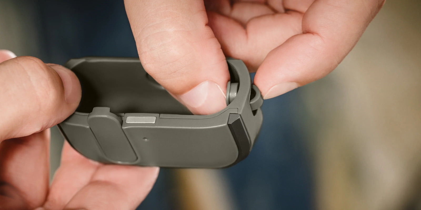 MAGEASY Odyssey AirPods 4 case in Metal Blue Gray, scratch and impact protection feature graphic