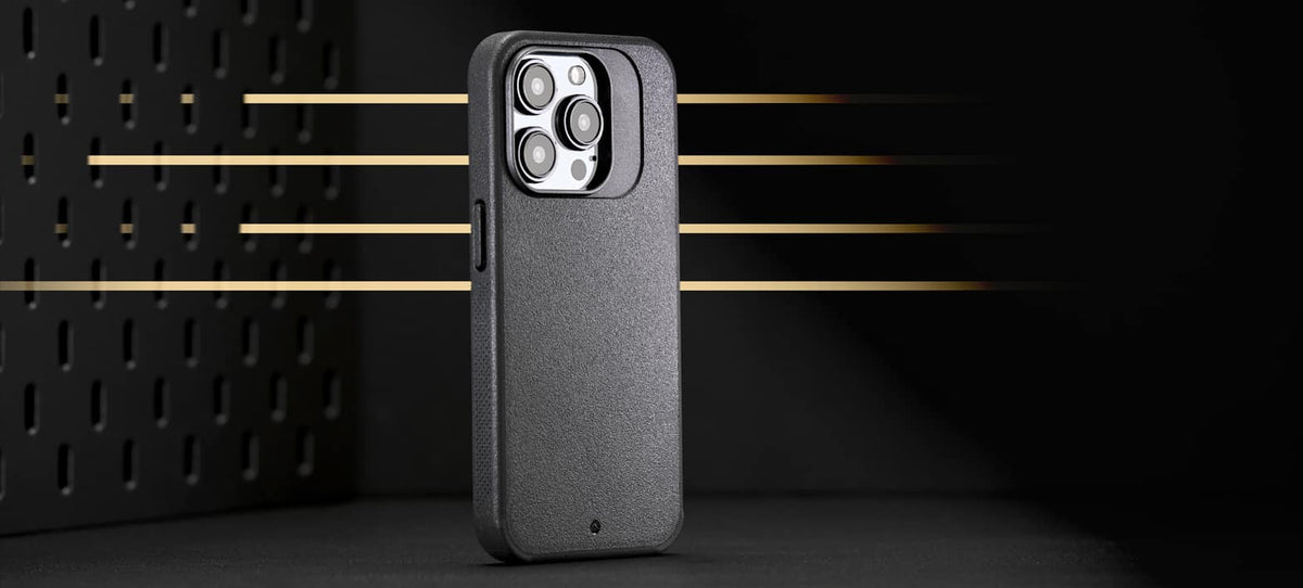 Caudabe Synthesis Slim Protective Case with MagSafe iPhone 15 Pro 6.1 - Black